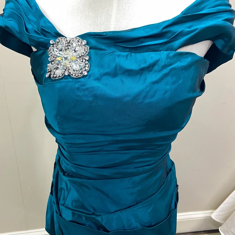 NWT Javoni Teal off shoulder dress. Size 10 - Picture 2 of 4